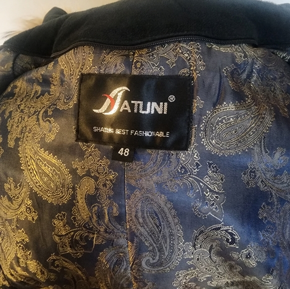 Gorgeous suede jacket with real fox fure. New wore just ones. Great condition. - Picture 8 of 8